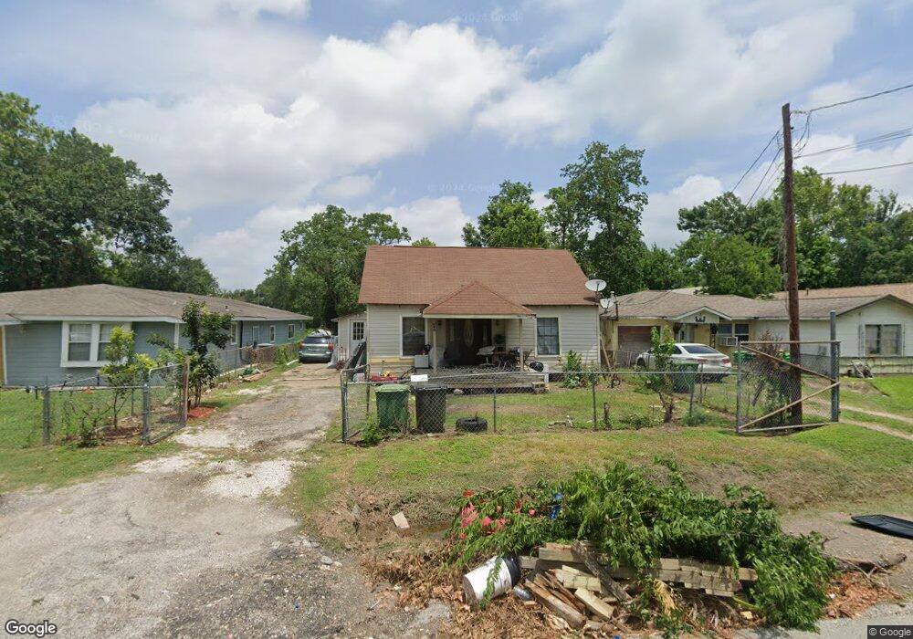 27 De Boll St, Houston, TX 77022 - photo 1