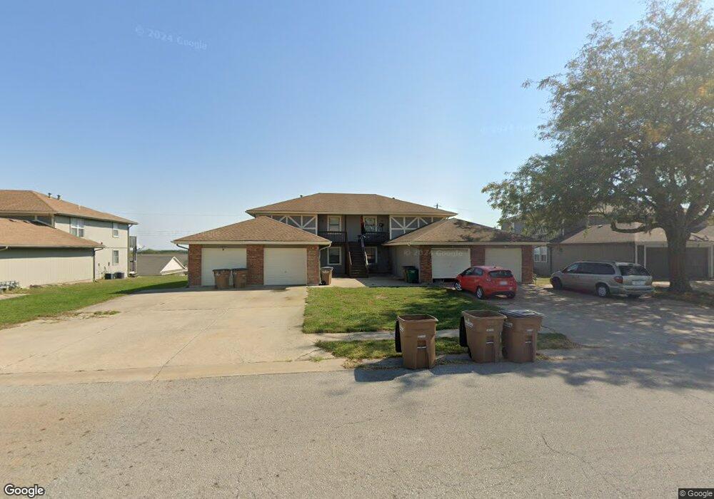 519 Sky Vue Dr, Raymore, MO 64083 - photo 1