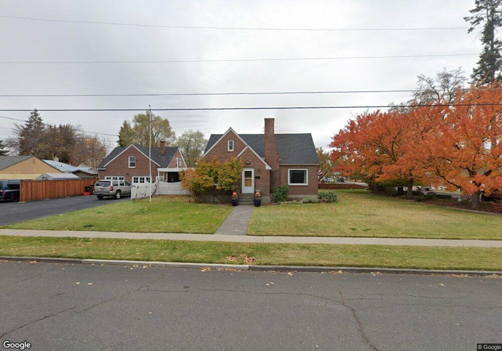 1332 SW Evergreen Ave, Redmond, OR 97756 - photo 1