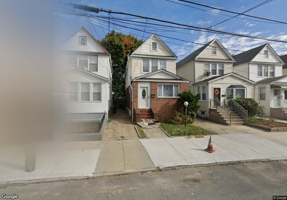 11121 168th St, Jamaica, NY 11433 - photo 1