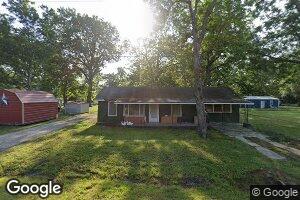 214 S 8th St, Chetopa, KS 67336
