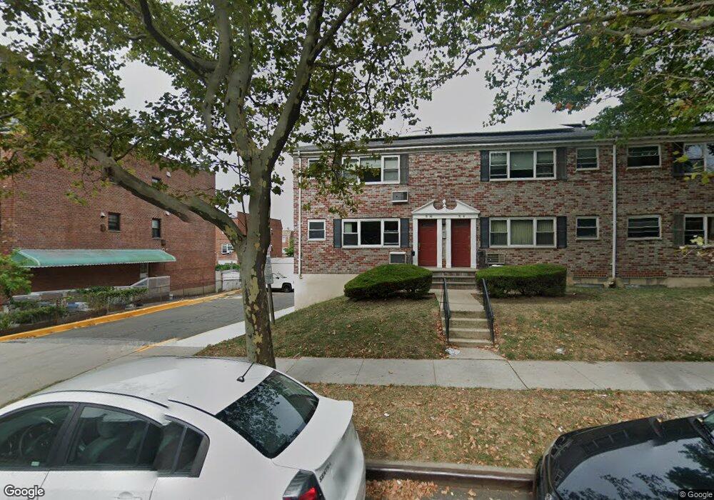 70-20 Kissena Blvd, Flushing, NY 11367 - photo 1