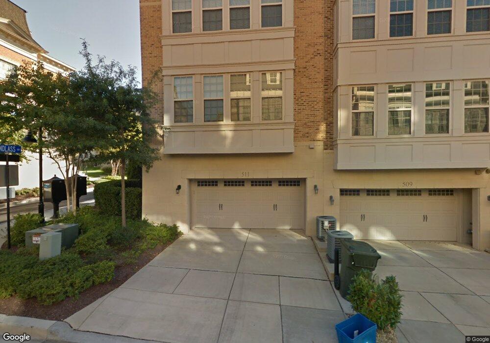 511 Rampart Way unit 2, Oxon Hill, MD 20745 - photo 1