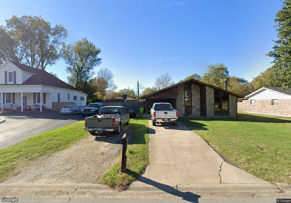 1209 N Maple St, Stuttgart, AR 72160 - photo 1