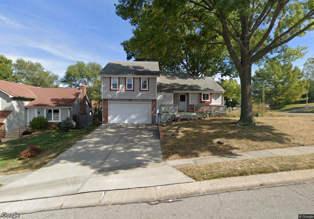 4827 Perry Ln, Shawnee, KS 66203 - photo 1