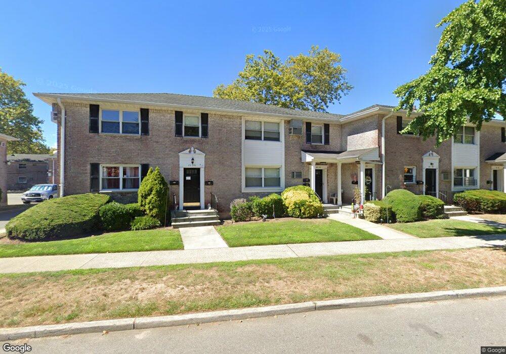 8254 Langdale St unit 147B, New Hyde Park, NY 11040 - photo 1