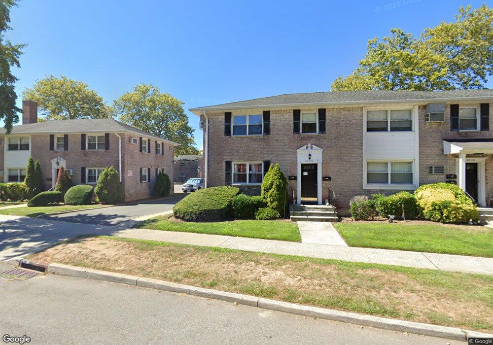 8256 Langdale St unit 148B, New Hyde Park, NY 11040 - photo 1