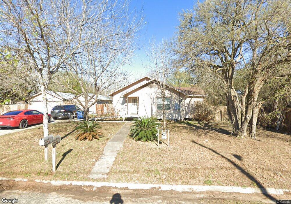600 W Randall St, Beeville, TX 78102 - photo 1