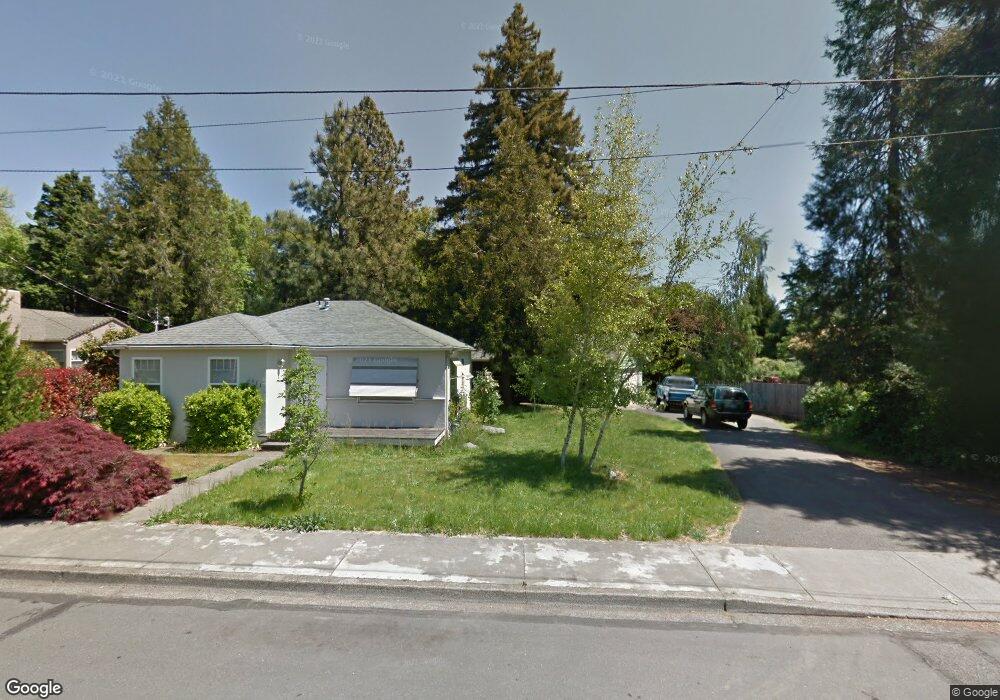 1423 NW Hawthorne Ave, Grants Pass, OR 97526 - photo 1