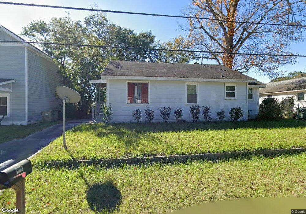 1915 Clemson St, Savannah, GA 31404 - photo 1