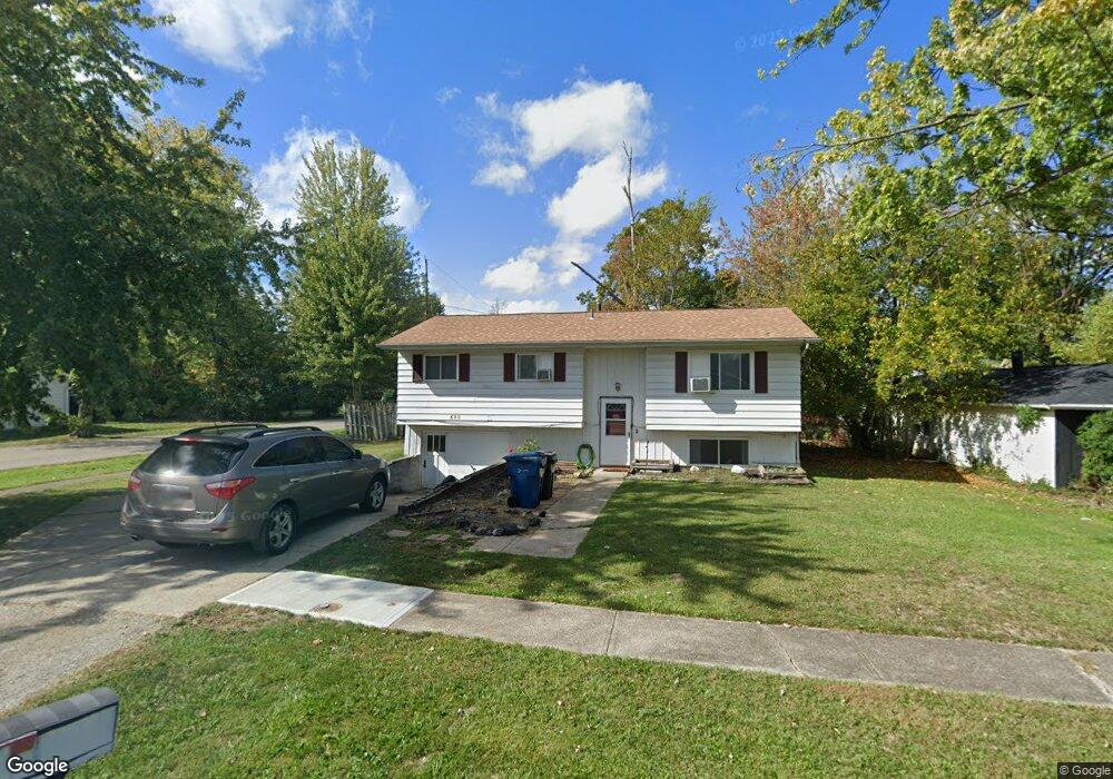 690 Oakwood Ave, Sheffield Lake, OH 44054 - photo 1