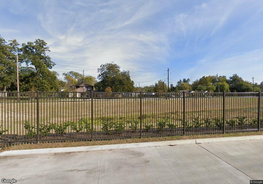 4305 Cortlandt St, Houston, TX 77018 - photo 1