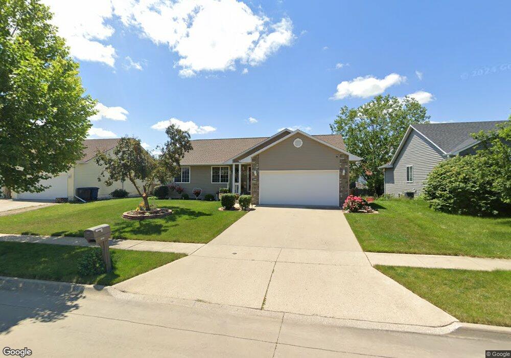 2407 Grand River Dr, Des Moines, IA 50320 - photo 1