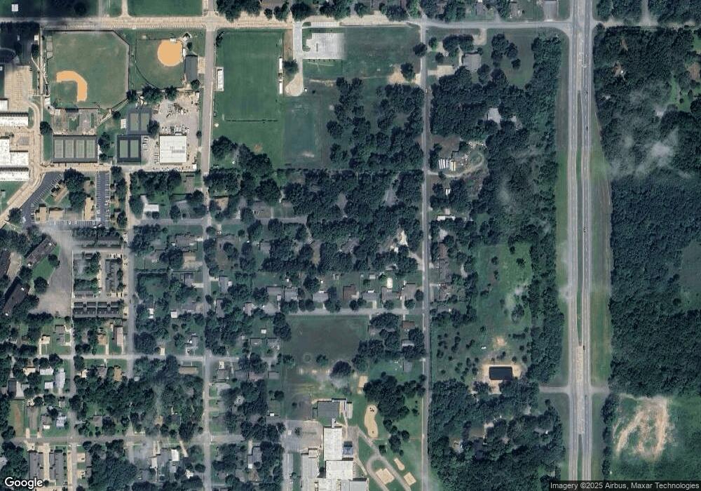 720 Victor St, Tahlequah, OK 74464 - photo 1