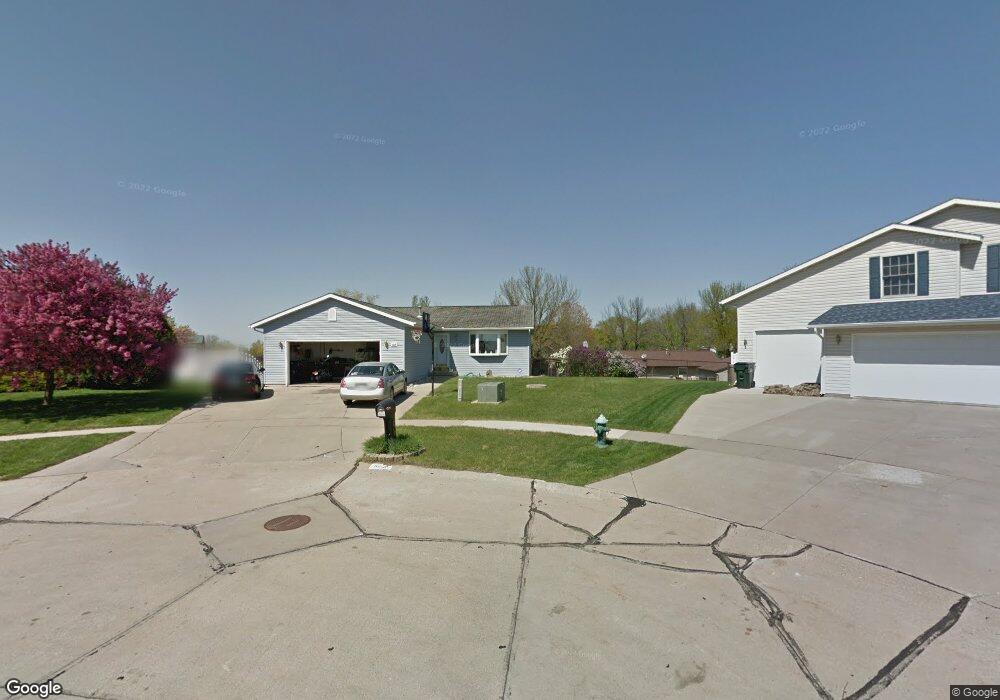 3608 Knight Ct SW, Cedar Rapids, IA 52404 - photo 1