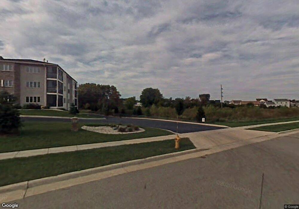 205 Oconomowoc Pkwy unit 105, Oconomowoc, WI 53066 - photo 1