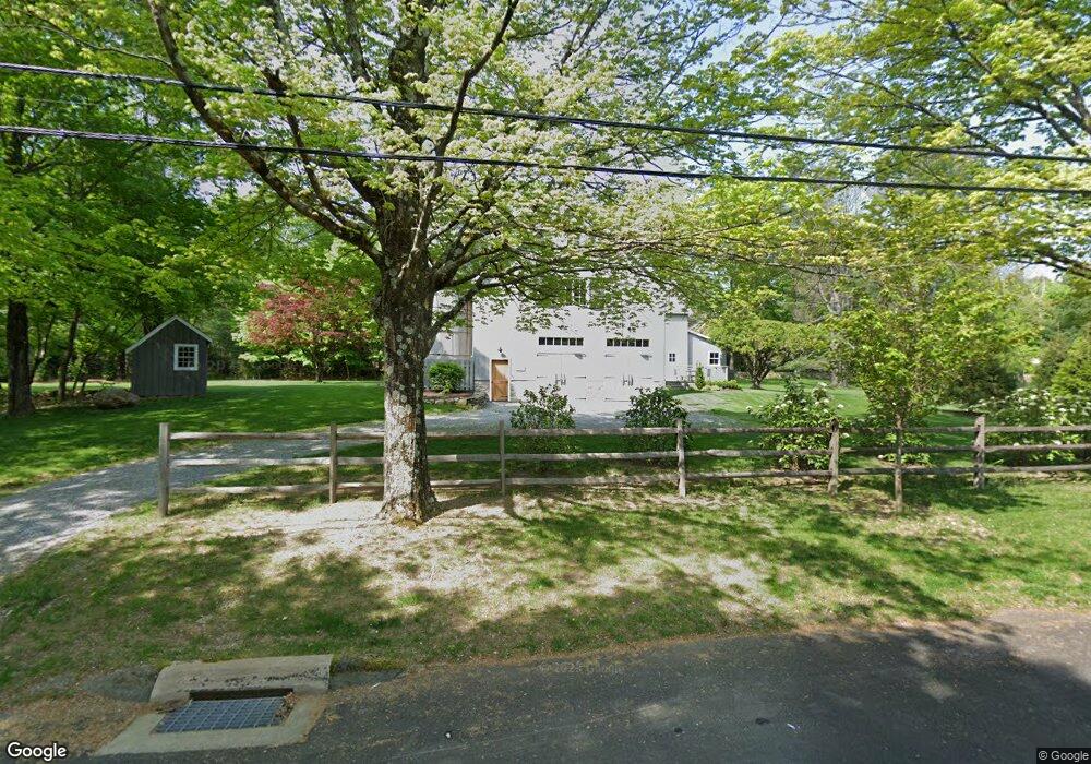 100 Hemlock Hills Rd S, Fairfield, CT 06824 - photo 1