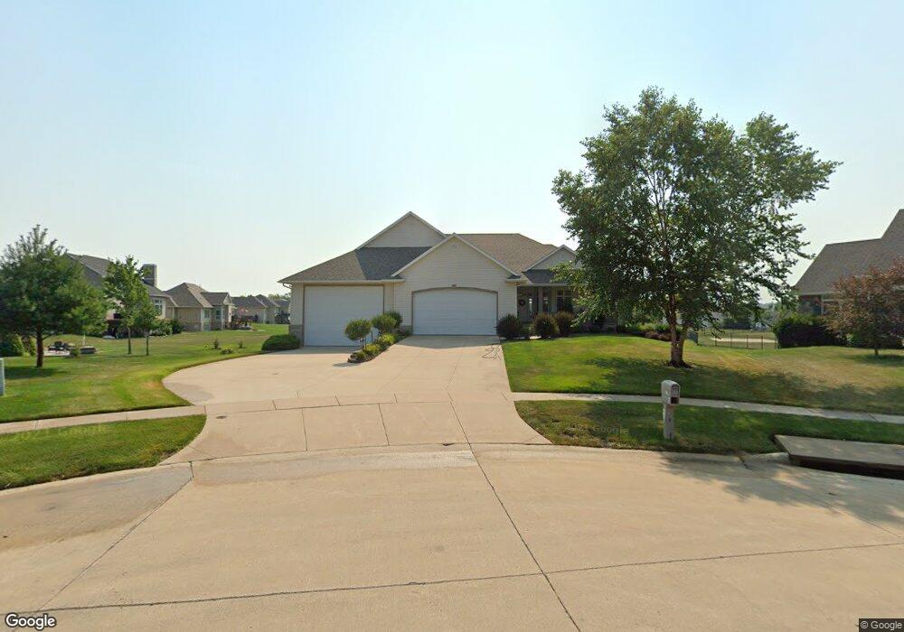 7125 Choctaw Ridge Rd NE, Cedar Rapids, IA 52411 - photo 1