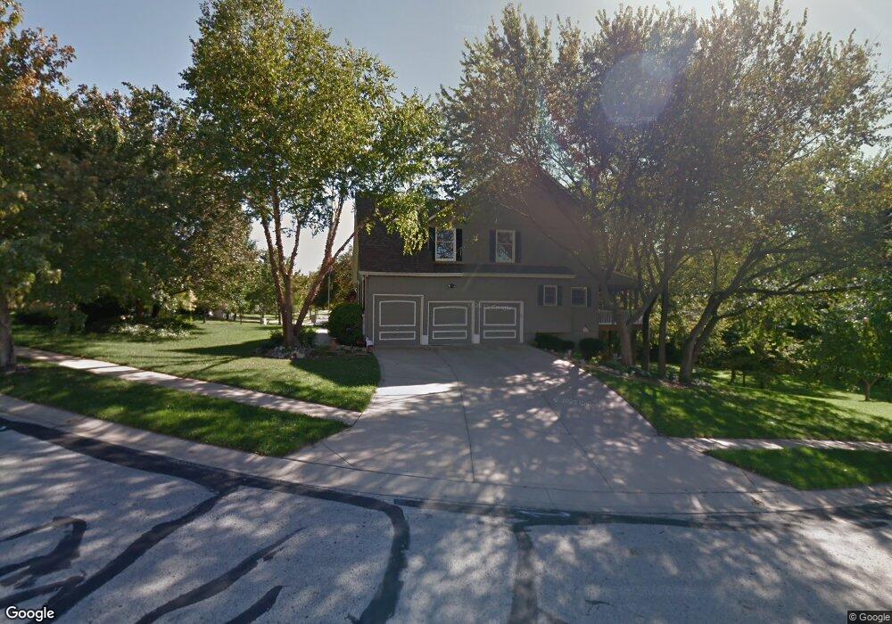 5732 Widmer Rd, Shawnee, KS 66216 - photo 1