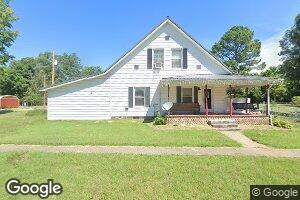 805 Park St, Cisne, IL 62823