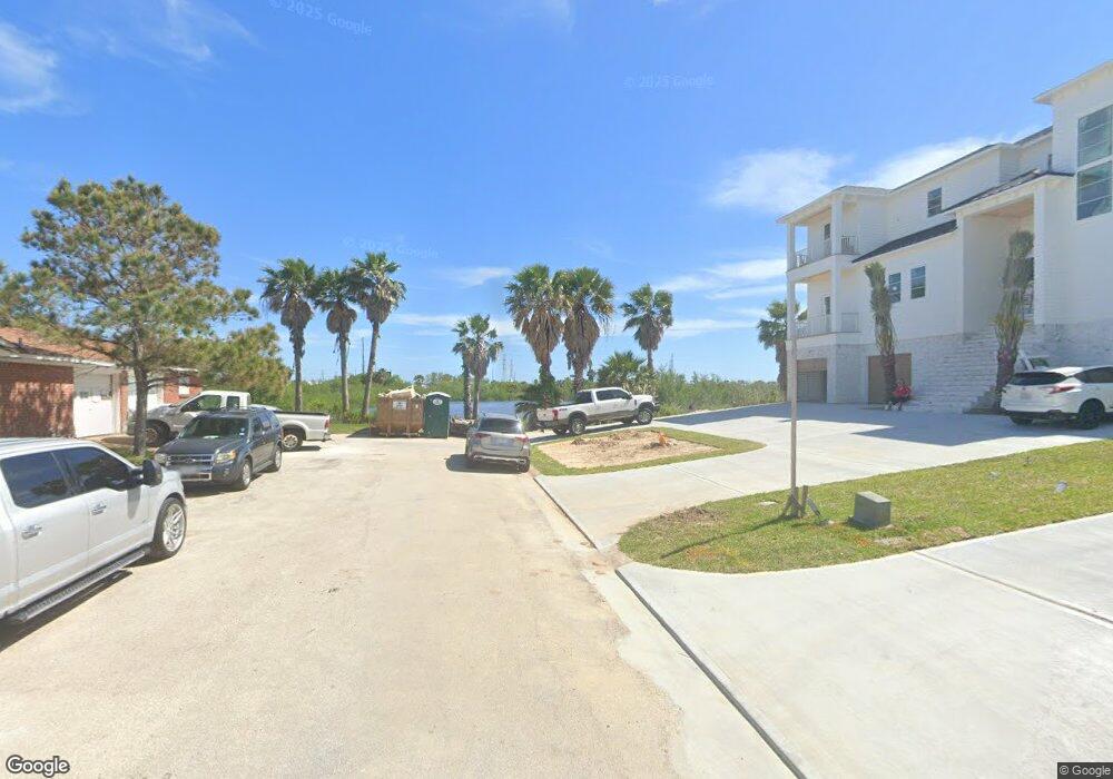 9717 Pruitt Dr, Galveston, TX 77554 - photo 1