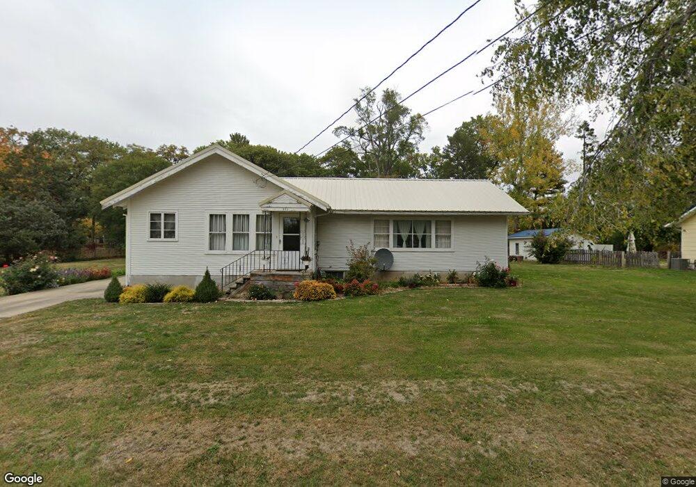 210 S 15th Ave W, Newton, IA 50208 - photo 1