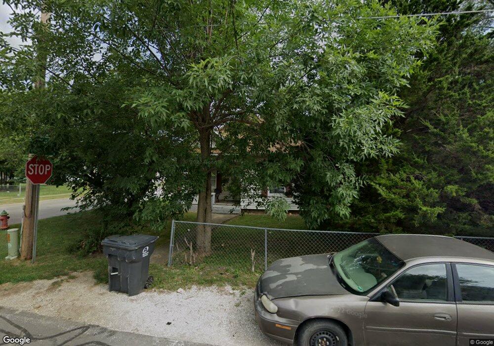 251 W Hinton Ave, Moberly, MO 65270 - photo 1