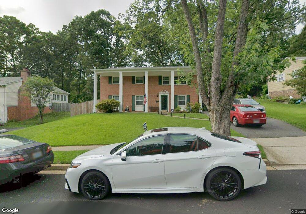 9424 Winterberry Ln, Fairfax, VA 22032 - photo 1