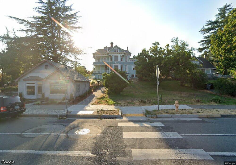 762 NW 6th St, Grants Pass, OR 97526 - photo 1