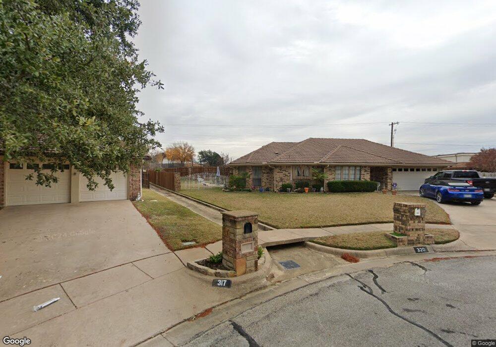 320 Shenandoah Ct, Bedford, TX 76021 - photo 1