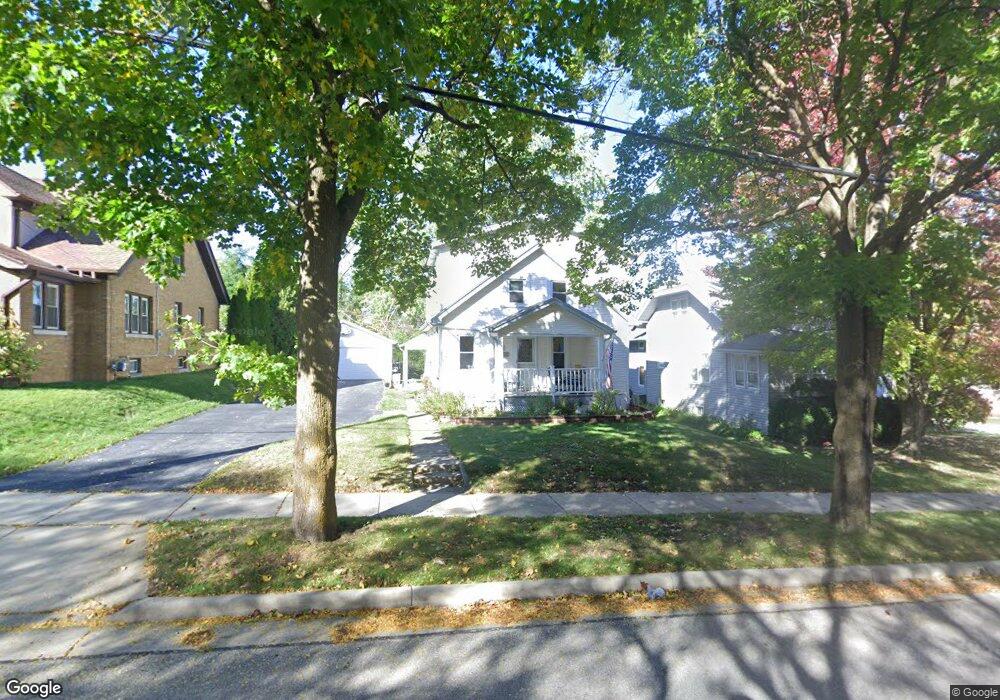 N90W16904 Pershing Ave, Menomonee Falls, WI 53051 - photo 1