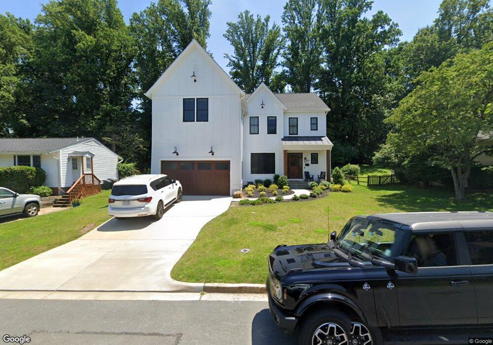 511 Valley Dr SE, Vienna, VA 22180 - photo 1