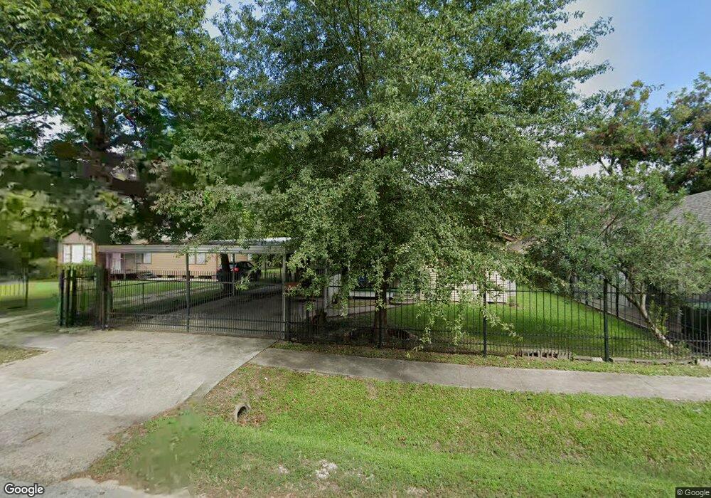 905 Roxella St, Houston, TX 77076 - photo 1