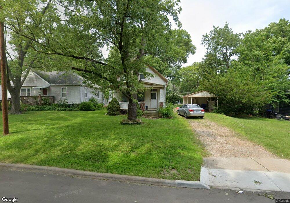 3220 SW Munson Ave, Topeka, KS 66604 - photo 1