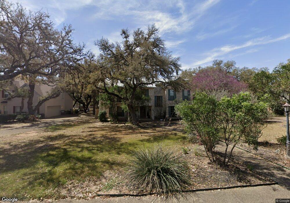 10806 Hunters Way, Helotes, TX 78023 - photo 1