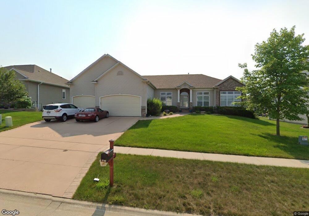 6109 River Pkwy NE, Cedar Rapids, IA 52411 - photo 1
