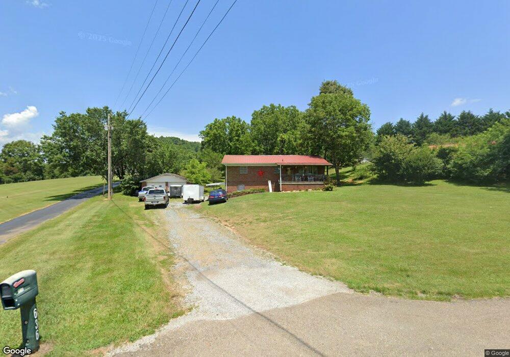 636 Lakeway Rd, Morristown, TN 37814 - photo 1