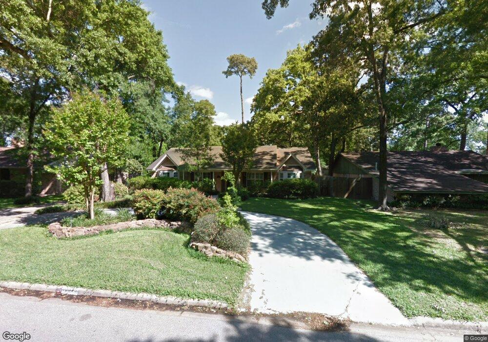 10938 Saint Marys Ln, Houston, TX 77079 - photo 1