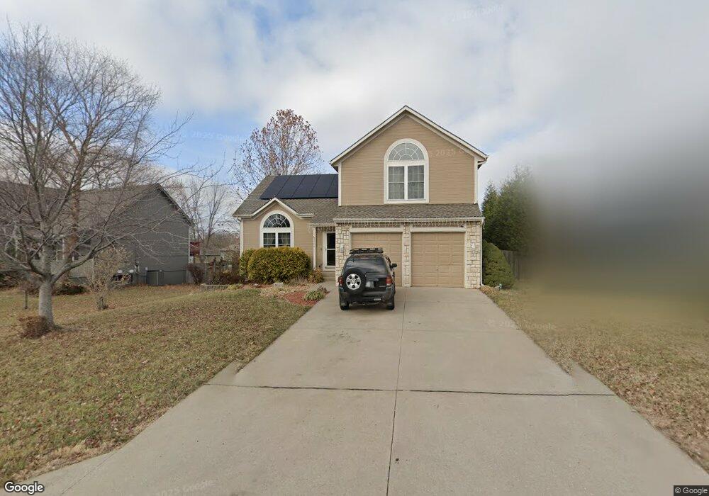 1706 Red Barn Rd, Raymore, MO 64083 - photo 1