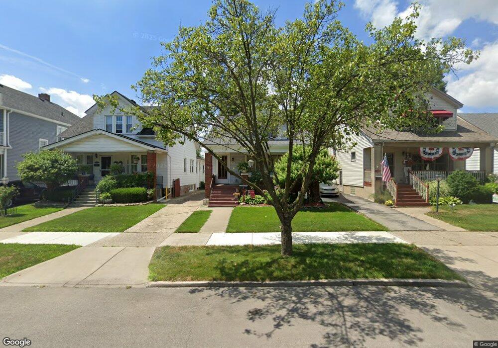 1447 Beaconsfield Ave, Grosse Pointe Park, MI 48230 - photo 1