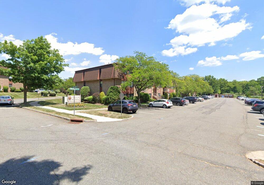 30 Powderhorn Ct, Woodbridge, NJ 07095 - photo 1