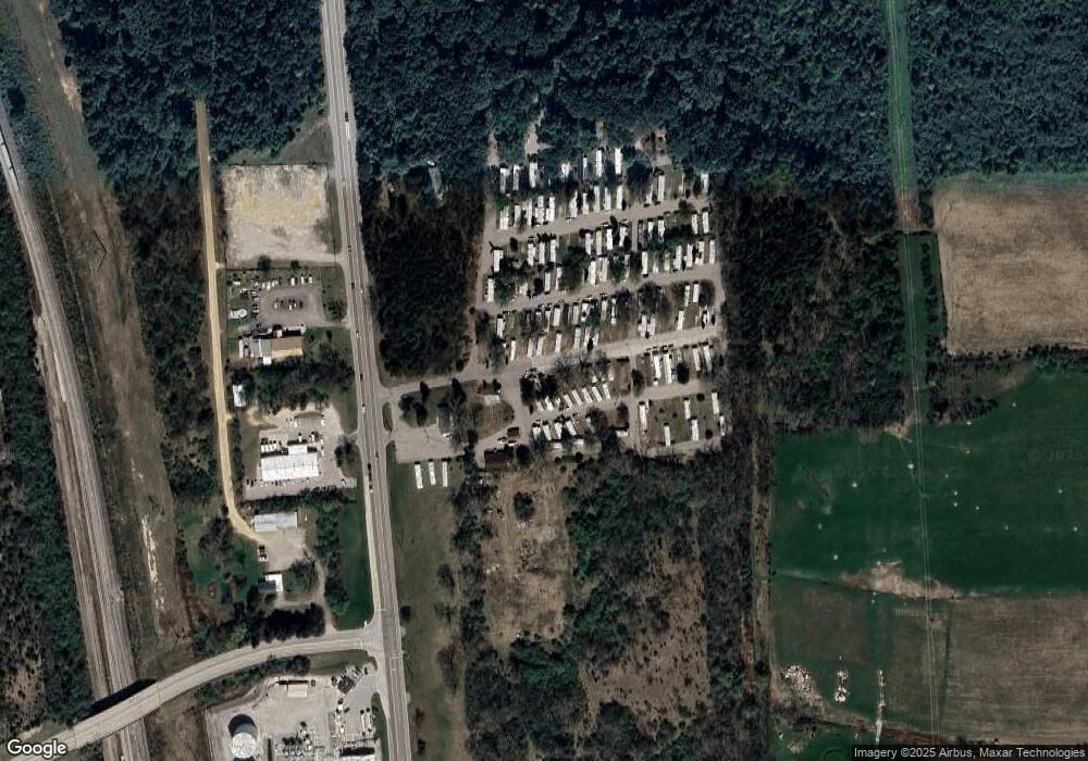 105 Main Dr, Mount Morris, MI 48458 - photo 1