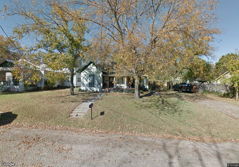 310 Cleveland Ave, Weatherford, TX 76086 - photo 1