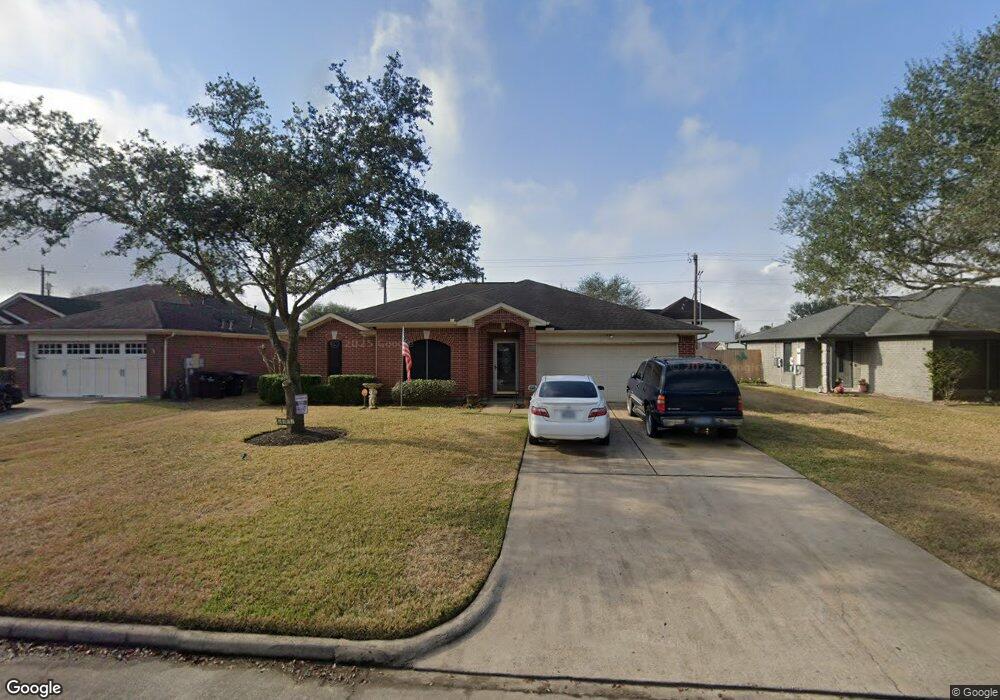 2807 Quail Run Dr, Alvin, TX 77511 - photo 1