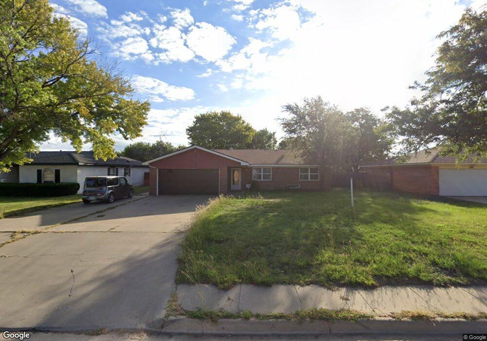 1009 Mills Ave, Dumas, TX 79029 - photo 1