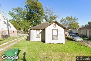 3210 E Columbia Street Roads, Houston, TX 77018