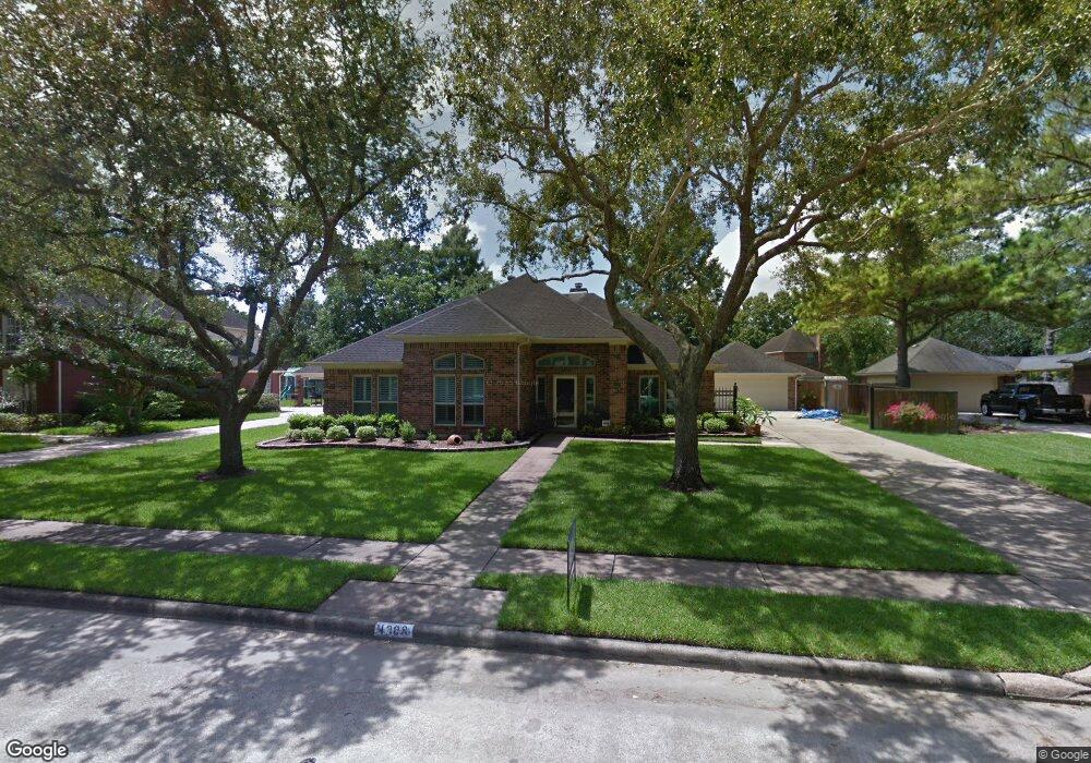 1208 Silverleaf Dr, Friendswood, TX 77546 - photo 1