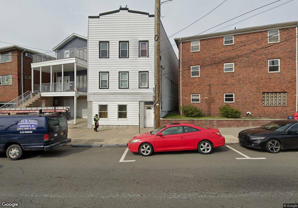 207 Palisade Ave unit 3rd, Cliffside Park, NJ 07010 - photo 1