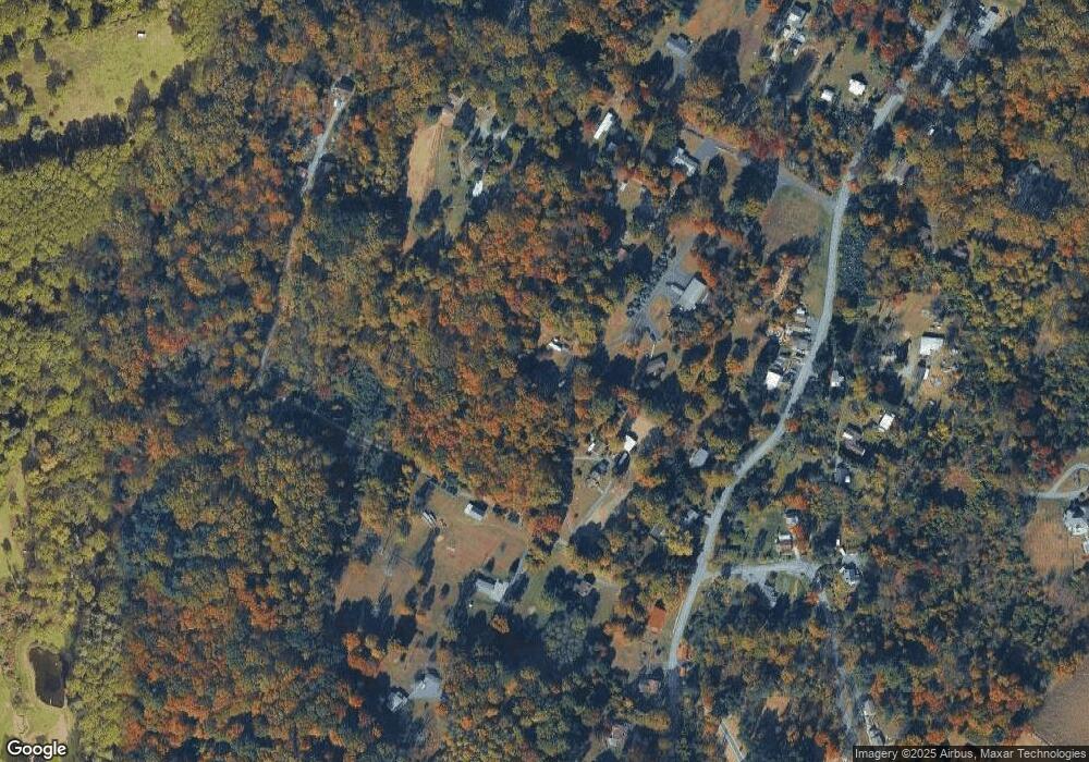 16 Robin Ln, Reading, PA 19606 - photo 1