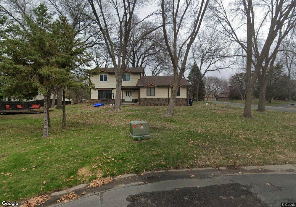 7281 Pineview Ln N, Maple Grove, MN 55369 - photo 1